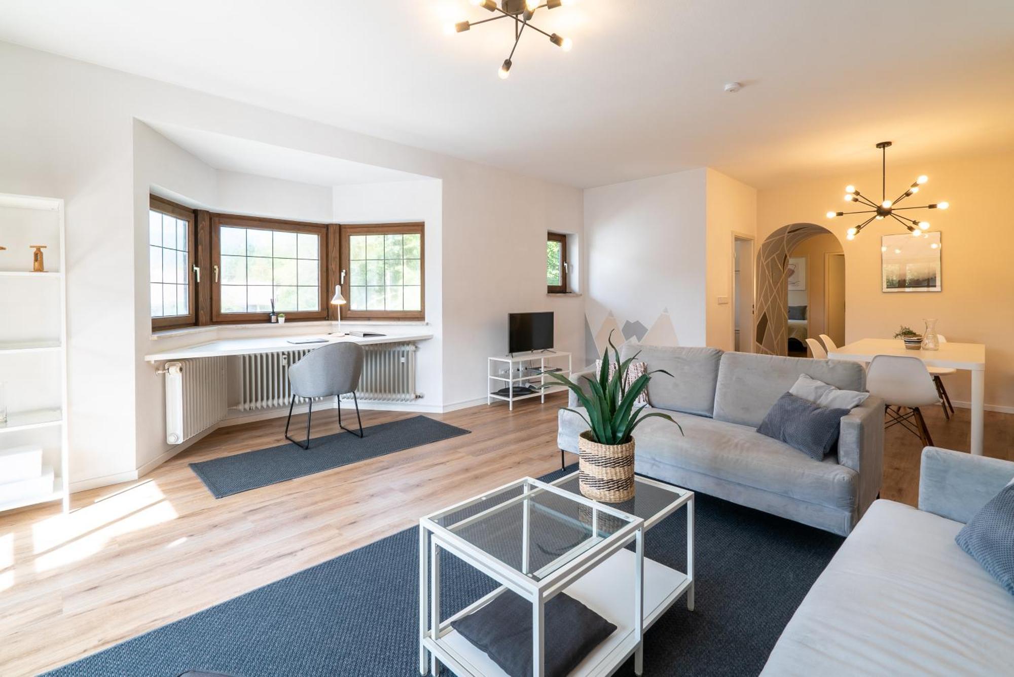 3-zimmer-rueckzugsort Mit Panoramabalkon In Bestlage Apartment *